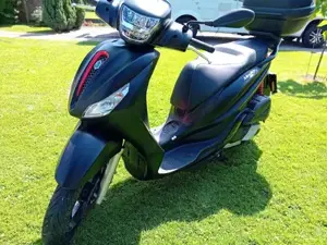 Piaggio Medley ABS- Sport Roller   Scooter
