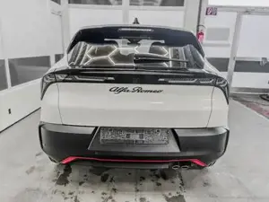 Alfa Romeo Junior Speciale IBRIDA MATRIX ACC KEYLESS NAVI 1.2 E-D... Bild 9