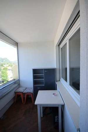 Große helle 1 bzw. 1,5 Zimmer-Wohnung zu vermieten von privat komplett möbliert in Bregenz Bodensee Bild 6