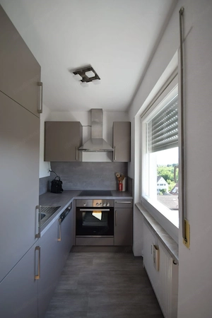Große helle 1 bzw. 1,5 Zimmer-Wohnung zu vermieten von privat komplett möbliert in Bregenz Bodensee Bild 3