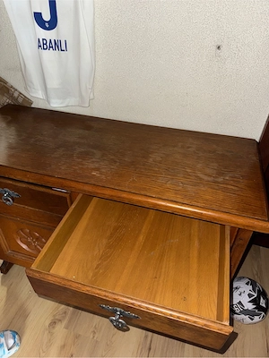 alte Kommode Bild 2