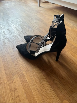 Zwei Schuhe Bild 5