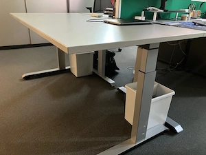 Schreibtisch höhenverstellbar-lieferbar Bild 3