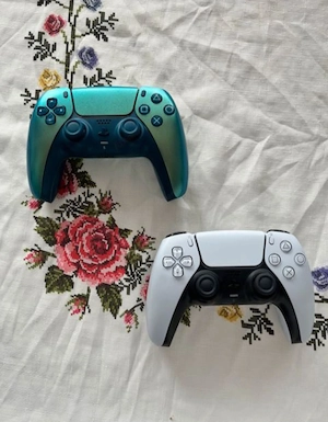 PS 5 Pro top zustand mit 3 jahren garantie & zubehor Bild 5