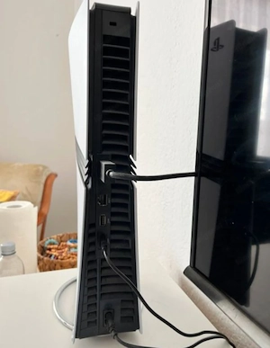 PS 5 Pro top zustand mit 3 jahren garantie & zubehor Bild 3