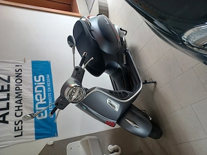 Vespa GTS 300 ABS Bild 2