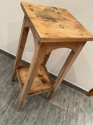 Rustikaler Blumenständer  Beistelltisch aus Holz Bild 2