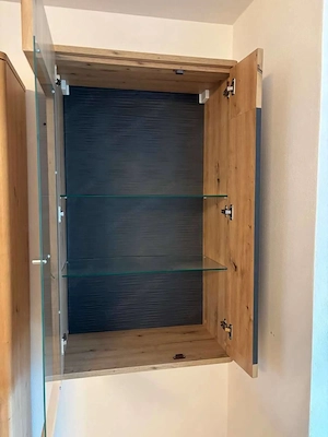 Hängevitrine Holz Bild 2