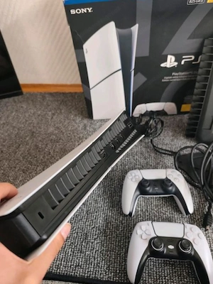 Ps5 slim Gigital mit Zwei contr lles  wie neu Bild 2