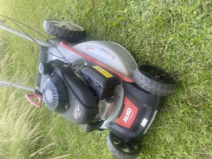 Rasenmäher mit Antrieb Bild 2
