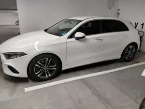Mercedes Benz A 180 weiss Bild 2
