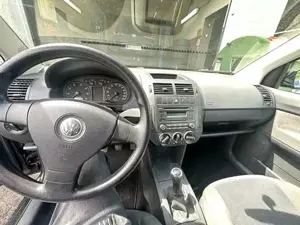 verkaufe VW Polo neu vorgeführt