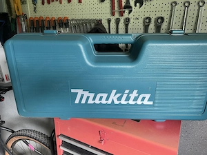 Makita Winkelschleifer 230mm 2.200W GA9020 mit 2 Diamantscheiben und Koffer Bild 2