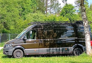 Handwerker-Van, isoliert.  Bild 2