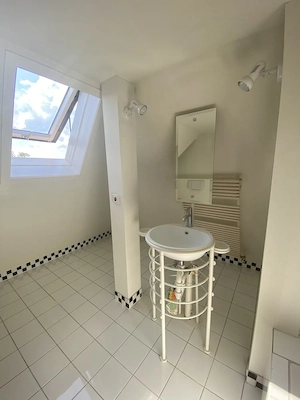 2 Zimmer Wohnung mit großer Dachterrasse 890  inkl. heizung , wasser und strom  Bild 10