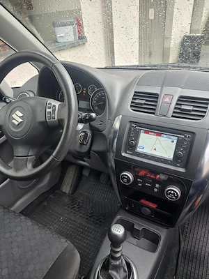 Suzuki SX4 Allrad 4x4  Bild 3