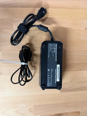 Bosch E-Bike Akku Ladegerät 36v 4A  bCS220  Bild 4