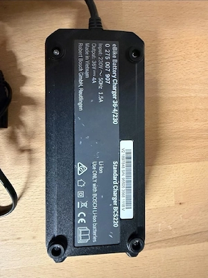 Bosch E-Bike Akku Ladegerät 36v 4A  bCS220  Bild 3