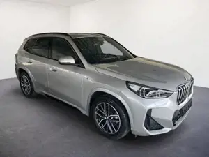 BMW X1 sDrive Aut. 18i M-SPORT /AHK/PANO-DA/HK/ 100 kW (136 PS), Automatik, Frontantrieb Bild 2
