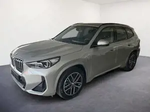 BMW X1 sDrive Aut. 18i M-SPORT /AHK/PANO-DA/HK/ 100 kW (136 PS), Automatik, Frontantrieb