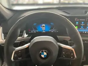 BMW X1 sDrive Aut. 18i M-SPORT /AHK/PANO-DA/HK/ 100 kW (136 PS), Automatik, Frontantrieb Bild 8