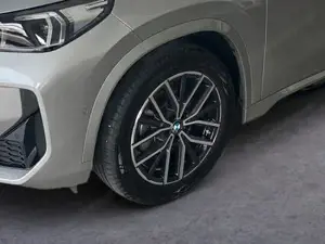 BMW X1 sDrive Aut. 18i M-SPORT /AHK/PANO-DA/HK/ 100 kW (136 PS), Automatik, Frontantrieb Bild 6