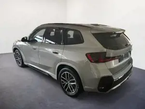 BMW X1 sDrive Aut. 18i M-SPORT /AHK/PANO-DA/HK/ 100 kW (136 PS), Automatik, Frontantrieb Bild 4