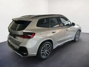 BMW X1 sDrive Aut. 18i M-SPORT /AHK/PANO-DA/HK/ 100 kW (136 PS), Automatik, Frontantrieb Bild 3
