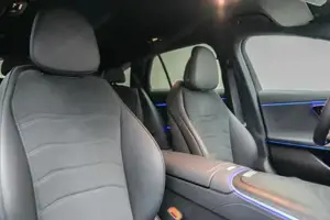 Mercedes-Benz E 300 de 4MATIC mit EQ Hybrid Technologie T-Modell Bild 12
