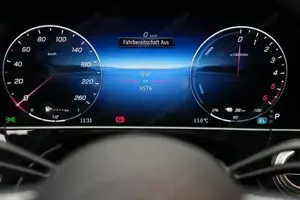 Mercedes-Benz E 300 de 4MATIC mit EQ Hybrid Technologie T-Modell Bild 13