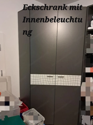 Eckschrank und 2 türiger Schrank  Bild 2
