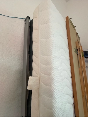 Holzbett 900x2000 zu verschenken Bild 2