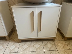 Badezimmermöbel Bild 5