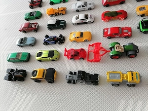 Über 100 Spielzeugfahrzeuge Bild 5
