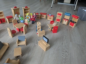 Puppenhaus Holz mit Zubehör  Bild 4