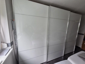 Großer Schiebetürenschrank Bild 2