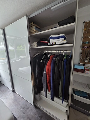 Großer Schiebetürenschrank Bild 5