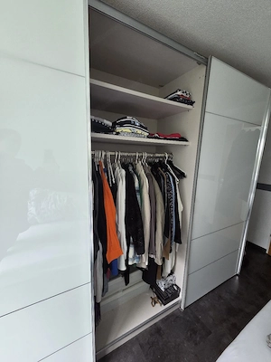 Großer Schiebetürenschrank Bild 4