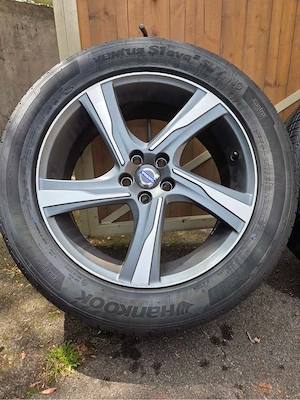 Autoreifen und original Volvo Felgen Bild 5