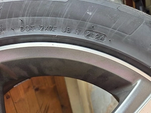 Autoreifen und original Volvo Felgen Bild 2