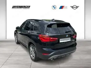 BMW X1 xDrive18d Sport Line // LED // Rückfahrkamera // PDC Bild 4