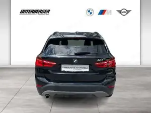 BMW X1 xDrive18d Sport Line // LED // Rückfahrkamera // PDC Bild 5