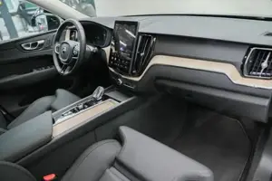 Volvo XC60 Ultra, T6 Plug-in Hybrid, Elektrisch/Benz Bild 9