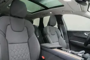 Volvo XC60 Ultra, T6 Plug-in Hybrid, Elektrisch/Benz Bild 10