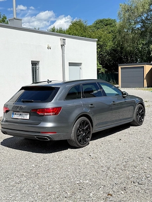 Audi A4 Avant 40 TDI quattro S tronic Bild 2