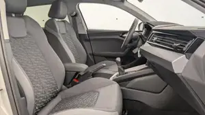 Audi A1 30 TFSI 116 ch BVM6 Design 85 kW (116 PS), Scha... Bild 9