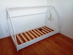 Kinderbett (haus montessori) mit Matratze Bild 5
