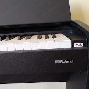 E-Piano Roland Digital F107 Bild 4