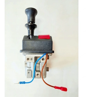 Zapfwellen- und Ventilsteuerung Joystick zum Kippen Bild 2
