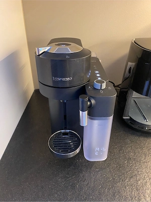 DeLonghi ENV300.B Vertuo Lattissima Nespresso-Maschine Bild 2